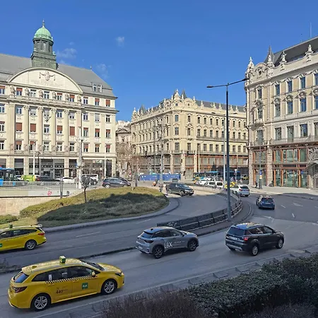 Lejlighed Deluxe Danube Center Next To The Fashion St' *