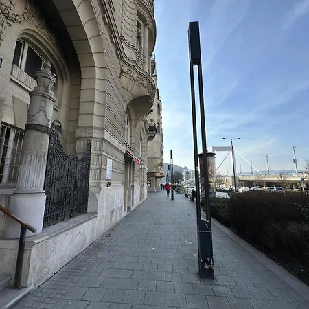 Deluxe Danube Center Next To The Fashion St' Lejlighed *